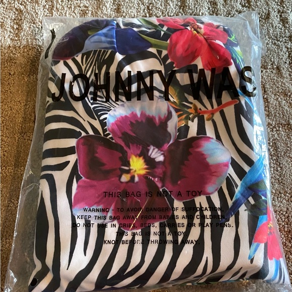 NEW Johnny Was Beach Towel - Picture 2 of 4